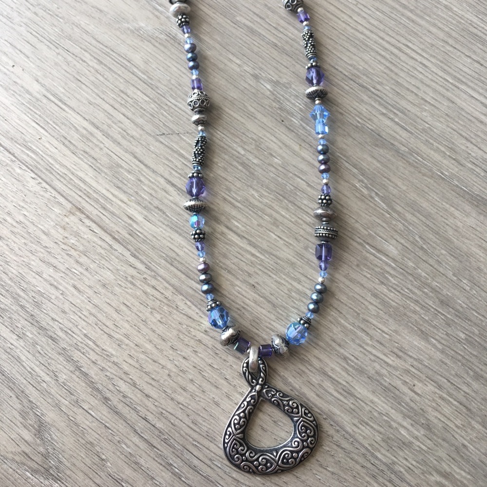 Tres Jolie necklace with a beautiful pendant